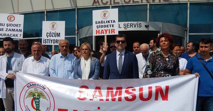 Darbedilen doktora meslektaşları sahip çıktı Darbedilen doktora meslektaşları sahip çıktı