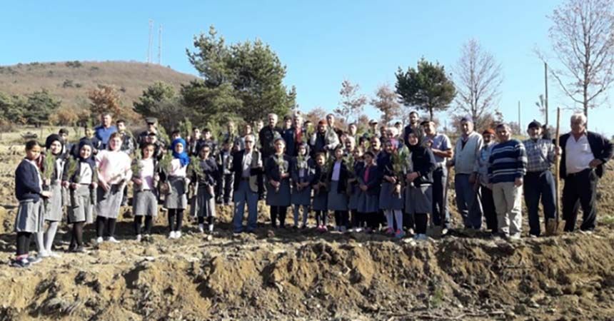 Çakıralan'da 555 fidan toprakla buluştu