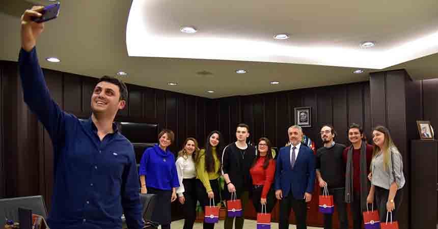 Başarılarını Rektör Bilgiç'le paylaştılar Başarılarını Rektör Bilgiç'le paylaştılar