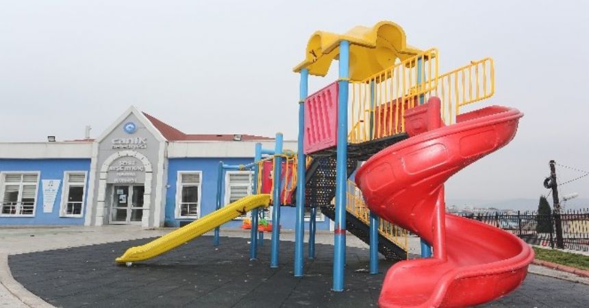 Canik'te parklar yenileniyor Canik'te parklar yenileniyor