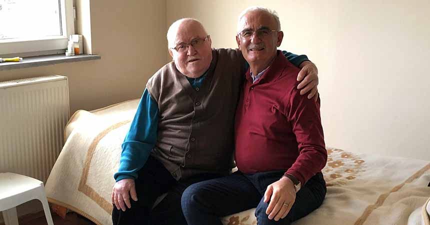Milletvekili Yılmaz, ilkokul öğretmenini ziyaret etti Milletvekili Yılmaz, ilkokul öğretmenini ziyaret etti