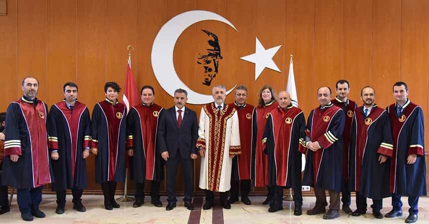 165 akademisyenin biniş heyecanı 165 akademisyenin biniş heyecanı