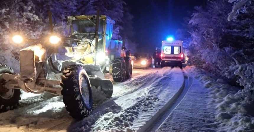 Karla mücadele çalışmaları sürüyor Karla mücadele çalışmaları sürüyor