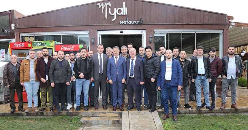Başkan Deveci berber esnafıyla buluştu Başkan Deveci berber esnafıyla buluştu