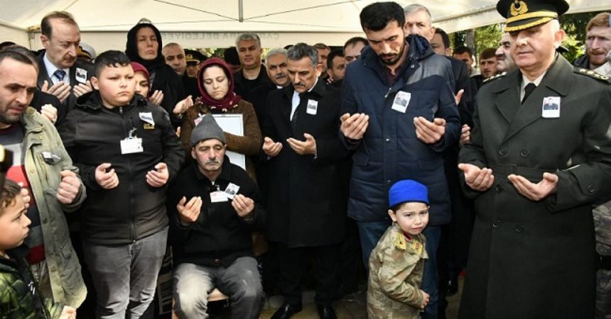 Şehidin yeğeni yürek dağladı Şehidin yeğeni yürek dağladı