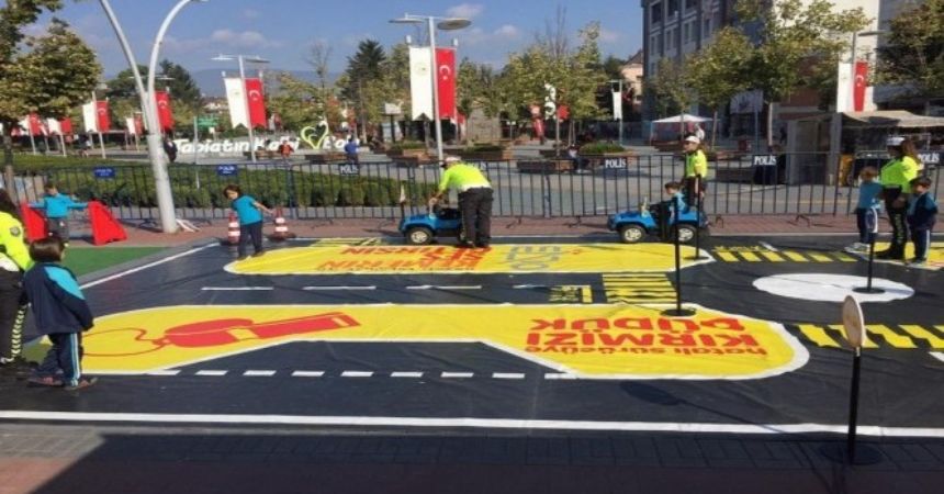 Seyyar parkta trafik eğitimi Seyyar parkta trafik eğitimi