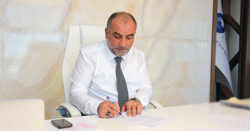 Sandıkçı maaşını bağışladı Sandıkçı maaşını bağışladı