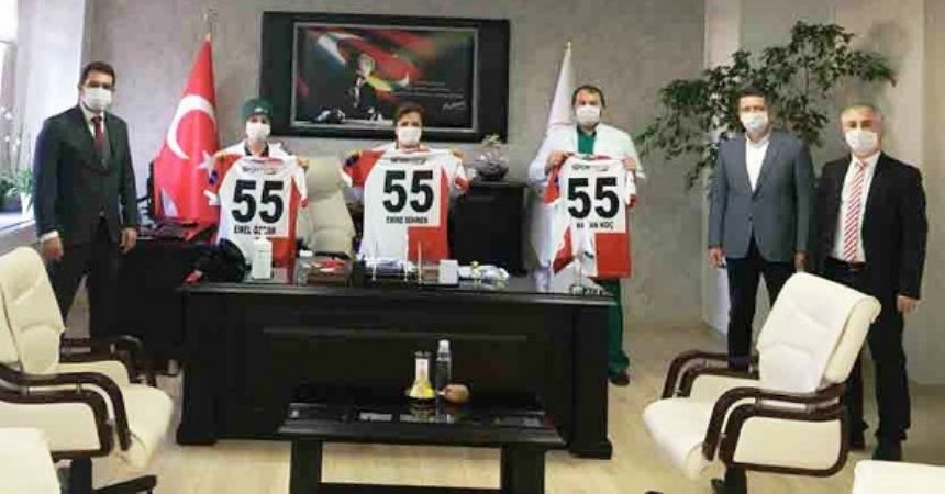 Sağlıkçılara formalı moral