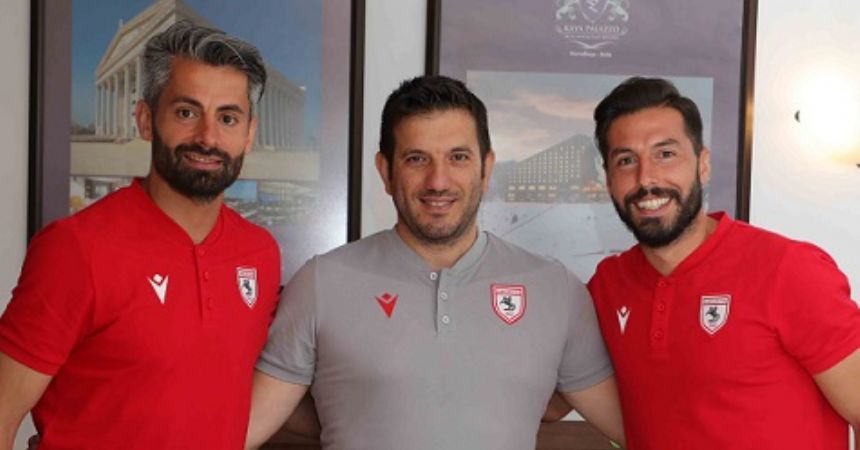 Erkam ve Ahmet sözleşme yeniledi