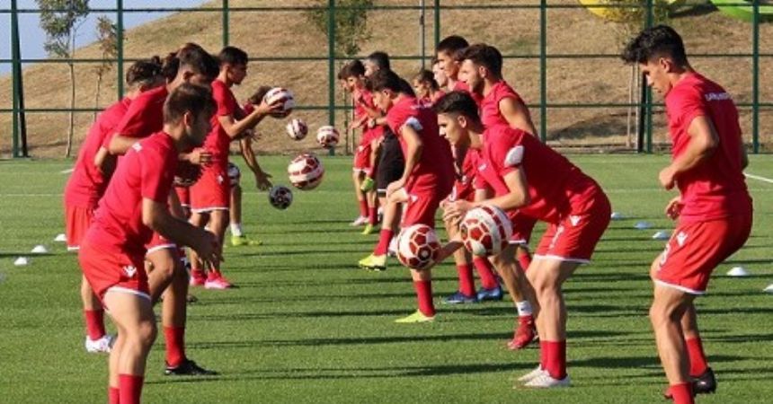 Futbol akademisi start verdi Futbol akademisi start verdi