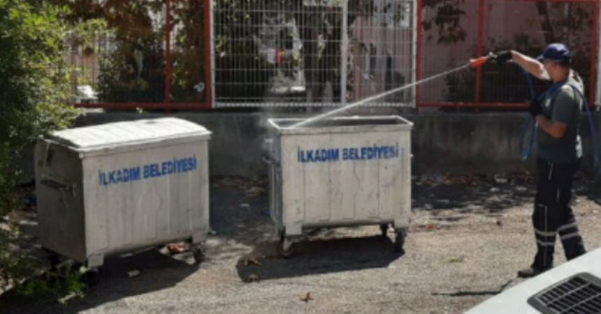 Büyükşehir'den sinek ilaçlaması