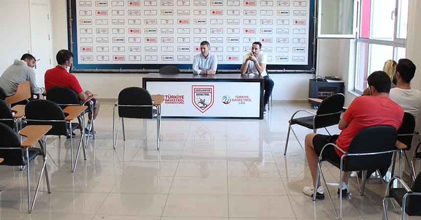 Basketbol şubesi, kulüplerle toplantı yaptı