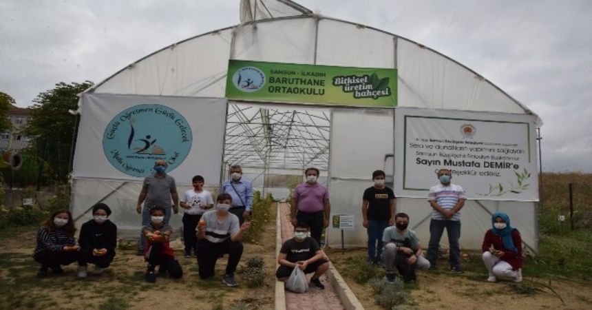 Okul bahçesine sera Okul bahçesine sera