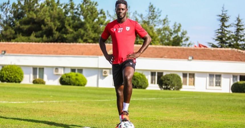 Edwin Gyasi oynamak için sabırsızlanıyor Edwin Gyasi oynamak için sabırsızlanıyor