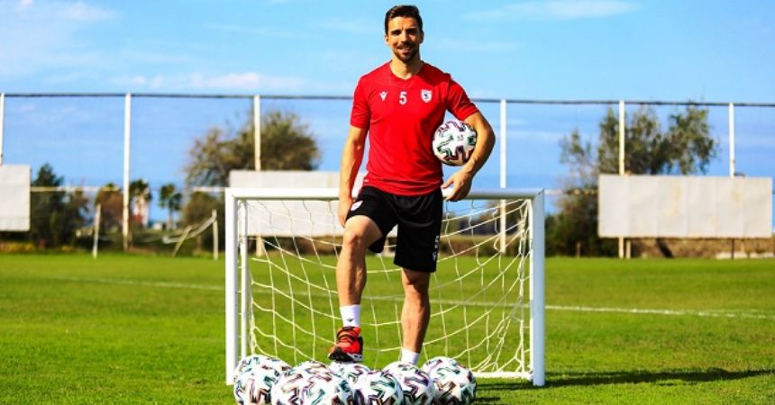 GOL ATMAYI SEVİYOR GOL ATMAYI SEVİYOR