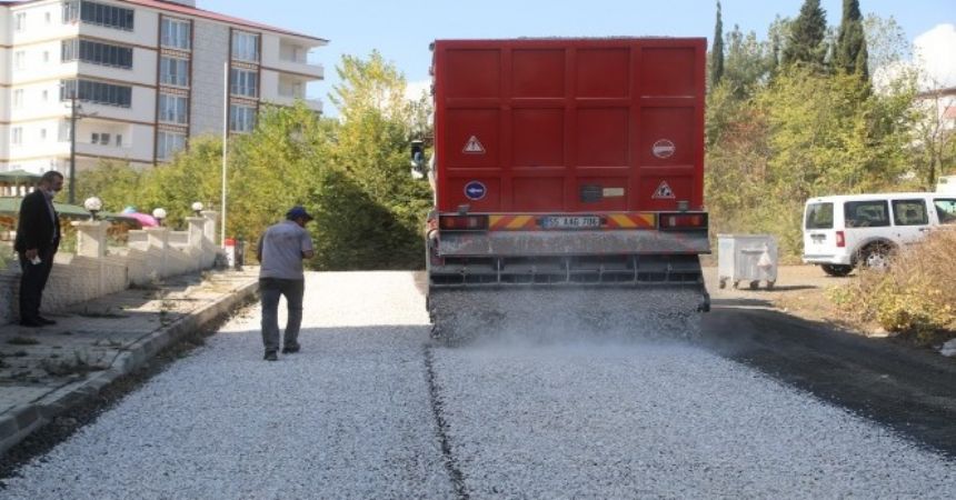 İlkadım'da yollar yenileniyor İlkadım'da yollar yenileniyor