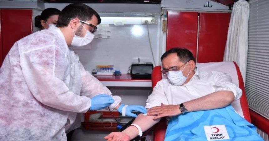 Başkan Demir'den kan bağışı