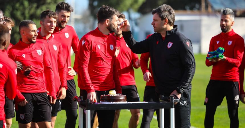 Nadir'e doğum günü pastası