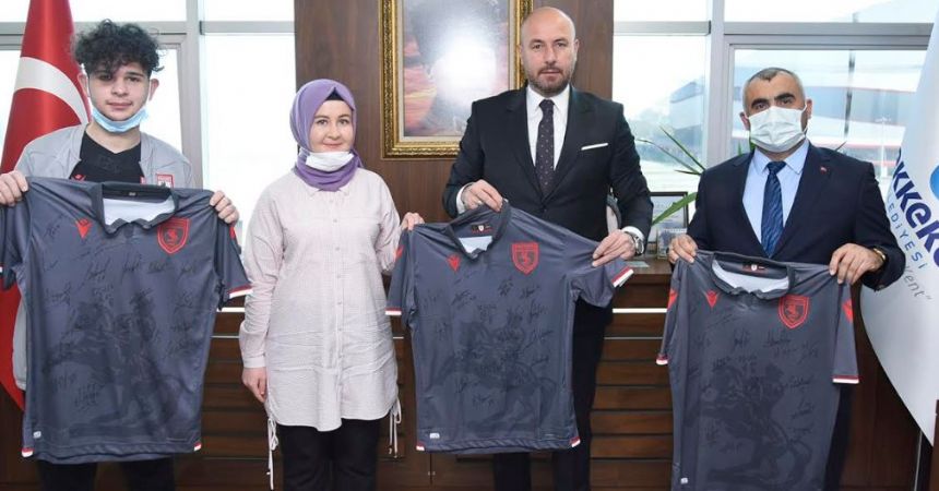 Togar formaları dağıttı