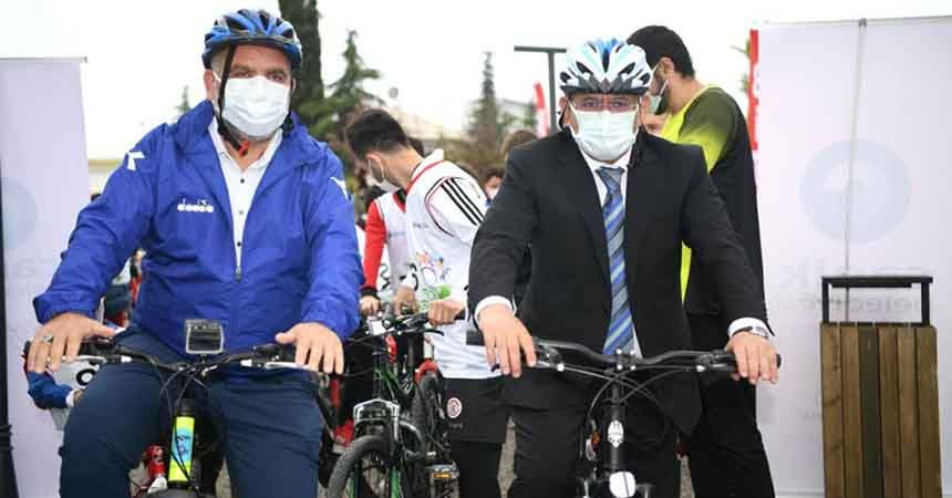 Başkanlar gençlerle pedal çevirdi