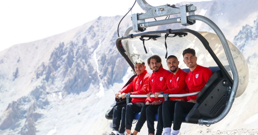 Teleferikle Erciyes'e çıktılar