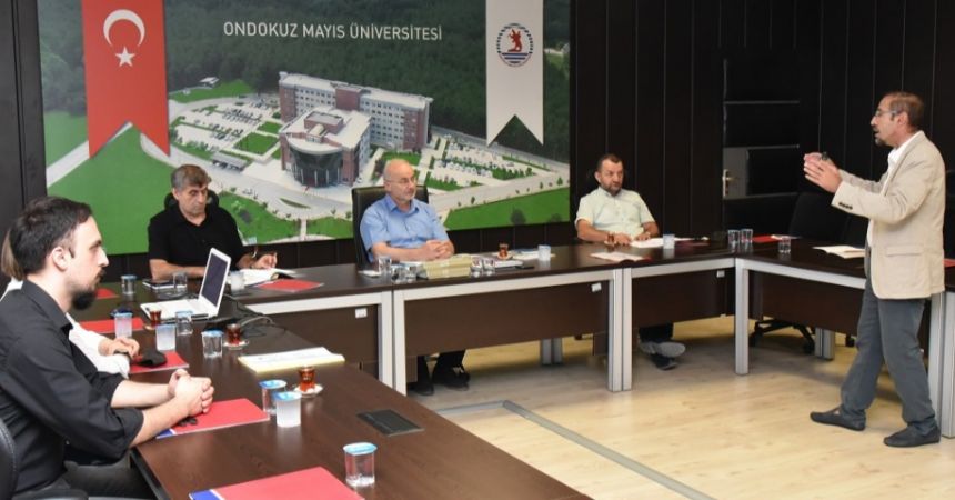 Veteriner fakültesinde aşı çalışması Veteriner fakültesinde aşı çalışması