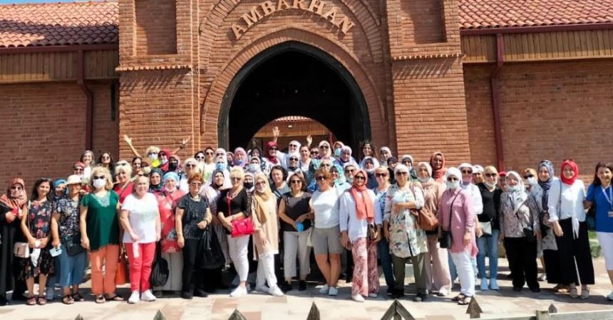 Başarılı kadınlara gezi ödülü