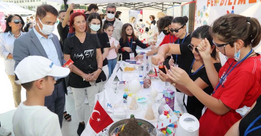 Minik mucitler iş başında