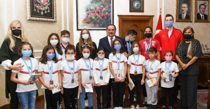 15 minikten 23 madalya