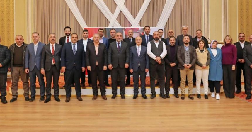 Sandıkçı birim müdürlerini ödüllendirdi