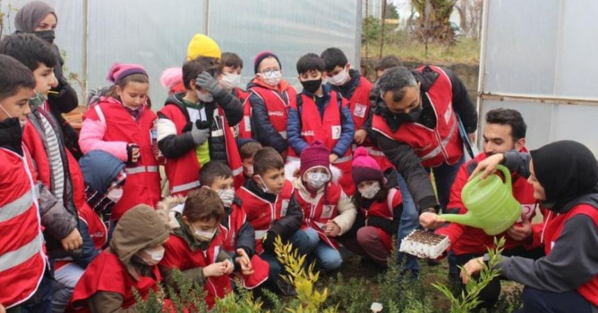 35 minik öğrenciye diploma