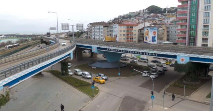 Canik'te kavşağa sel koruması