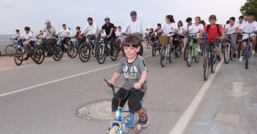 Gençler pedal çevirdi