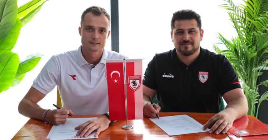 Szumski'den 2 yıllık imza
