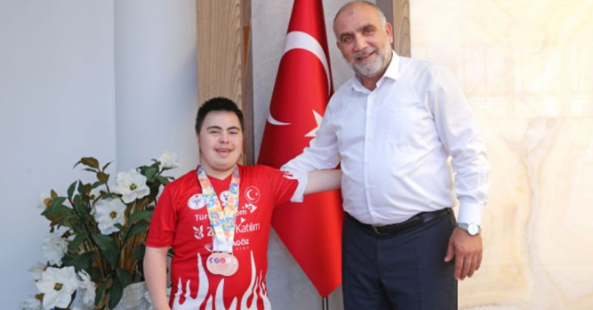 Salihcan madalyayla döndü