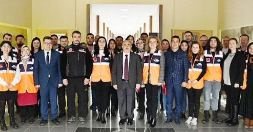 Apartman görevlileri AFAD gönüllüsü