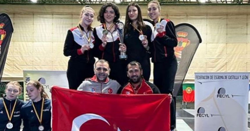 Nisanur bronz madalya ile döndü