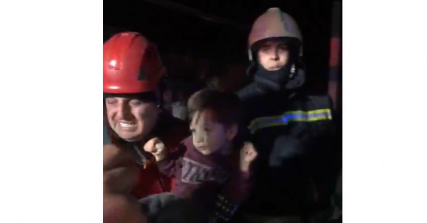 Samsunlu itfaiyeciler 5 kişiyi kurtardı