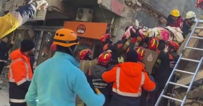 Tekkeköy ekibi 102. saatte kurtardı