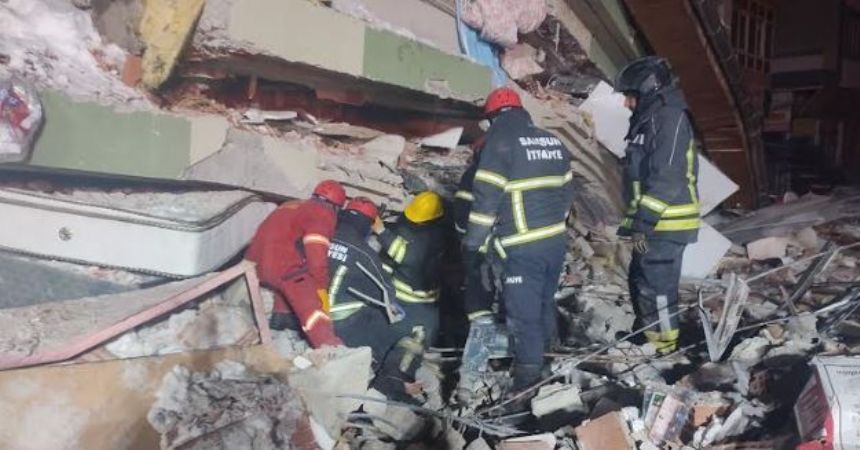 Samsunlu itfaiyeciler 19 kişiyi kurtardı