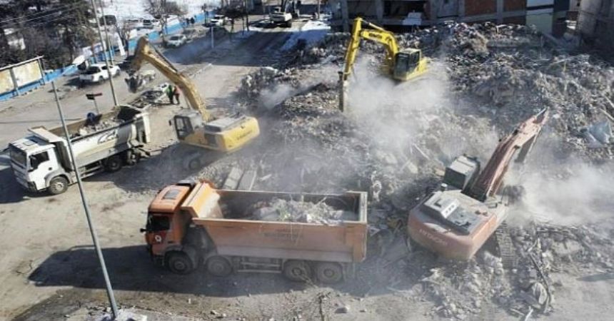 Elbistan'da enkazları SBB kaldıracak