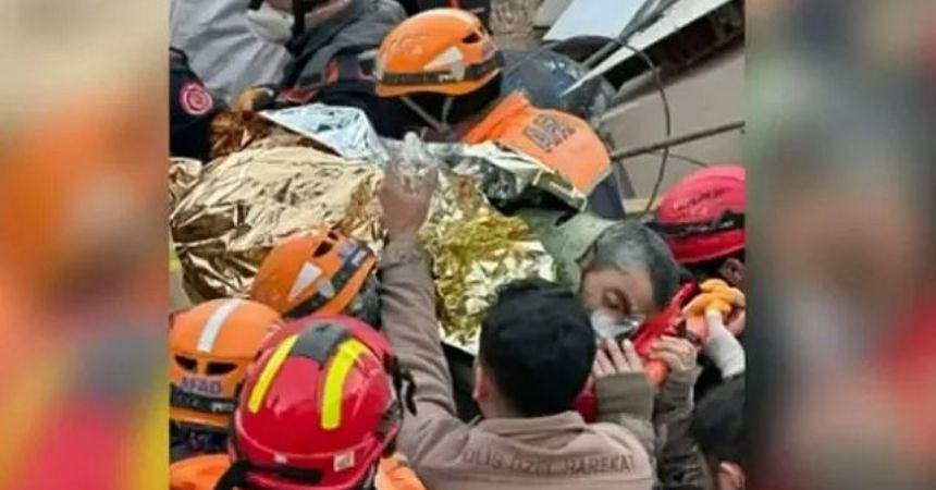 Enkaz altında 278 saat kaldı