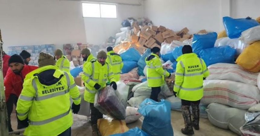 Kavak'tan deprem yardımı