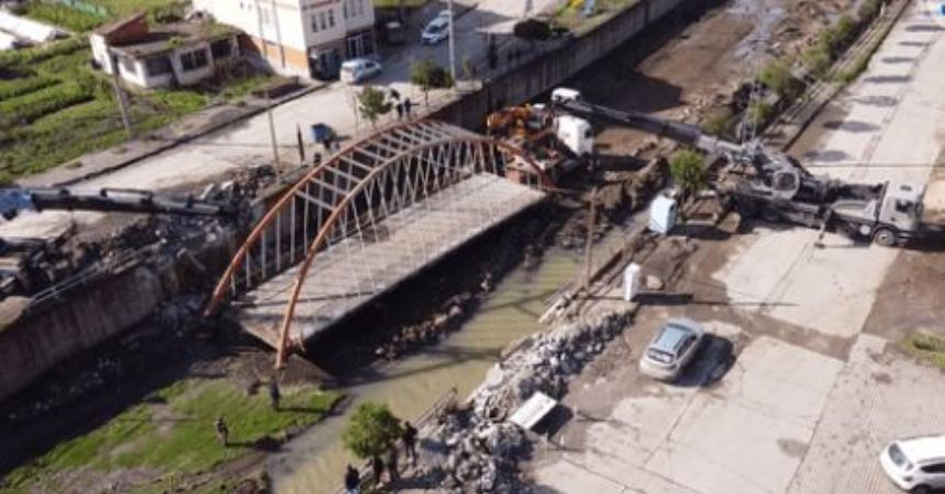 Kirazlık köprüsü taşındı