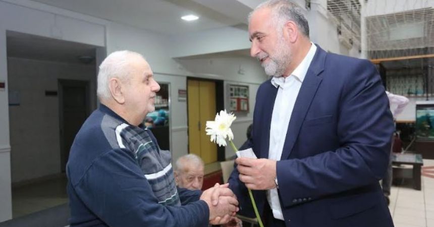 Sandıkçı'dan huzurevine ziyaret