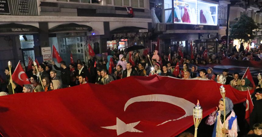Coşku sokaklara taştı