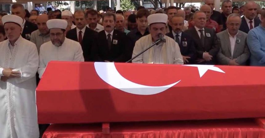 Kaymakam Özdemir kansere yenik düştü
