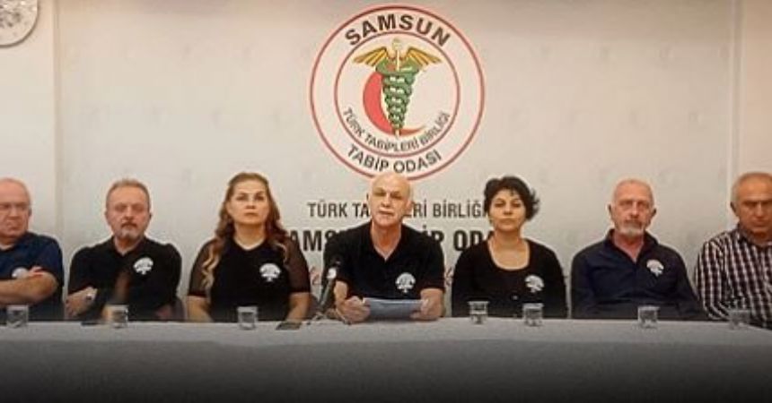 Doktorlar siyaha büründü
