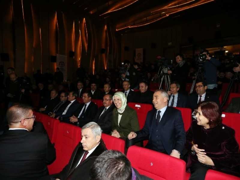 Denizli Sanat Merkezi’ne Görkemli Açılış Denizli Sanat Merkezi’ne Görkemli Açılış