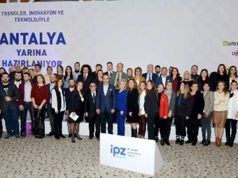 Antalya Kültür Sanat’a Antalya’ya Değer Katan Marka Ödülü Antalya Kültür Sanat’a Antalya’ya Değer Katan Marka Ödülü